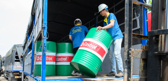 Vận chuyển dầu nhờn, hóa chất