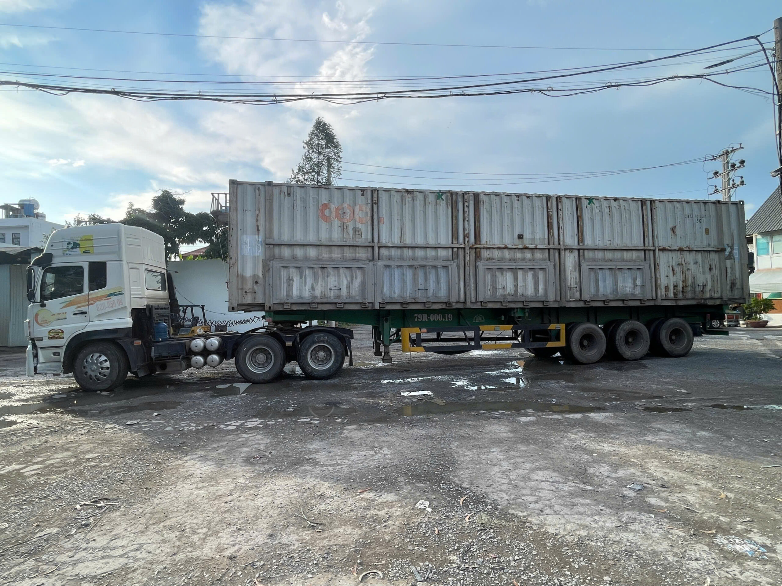 Dịch vụ vận chuyển container nội địa Vận tải Phan Khánh.