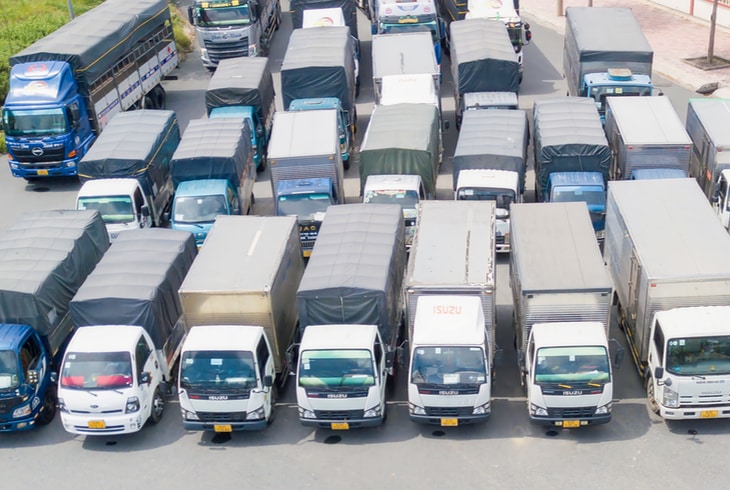 Đội xe Vận tải Phan Khánh tập kết phục vụ tuyến vận chuyển Miền Trung.