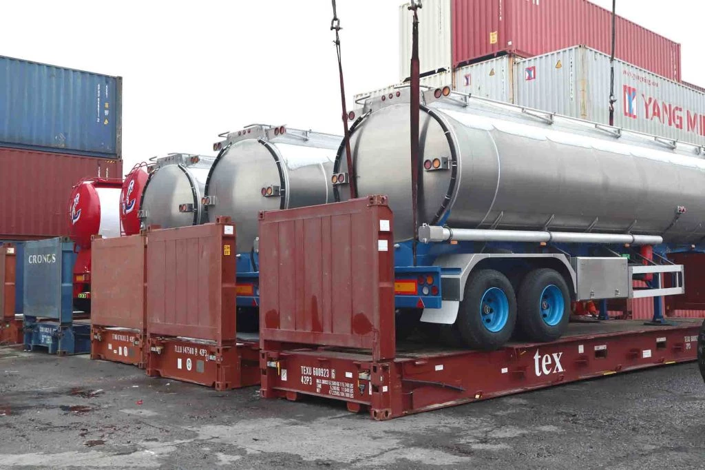 Vận chuyển hàng hóa quá khổ bằng Container mặt phẳng (Flat Rack) tại Vận tải Phan Khánh.