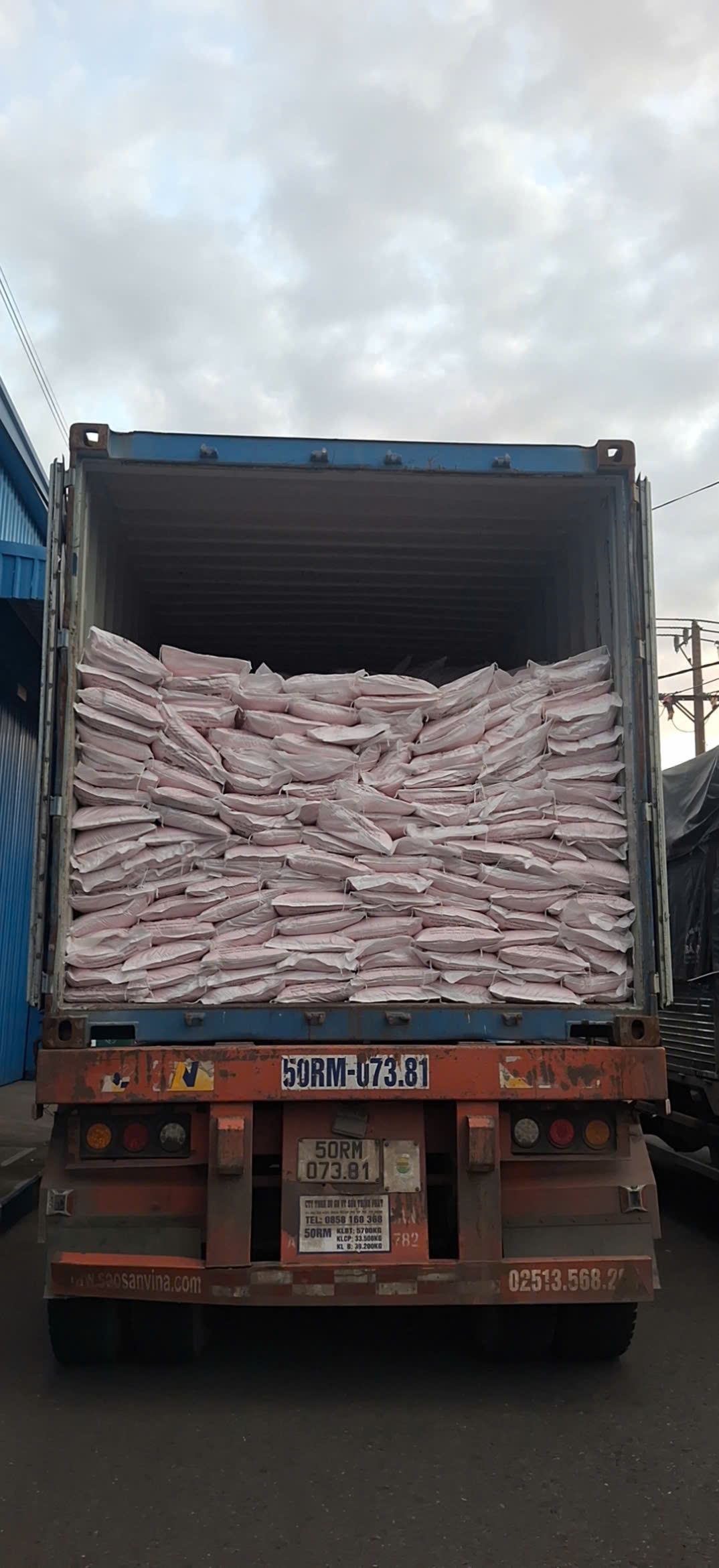 Vận chuyển phân bón nông nghiệp an toàn cùng Phan Khánh.