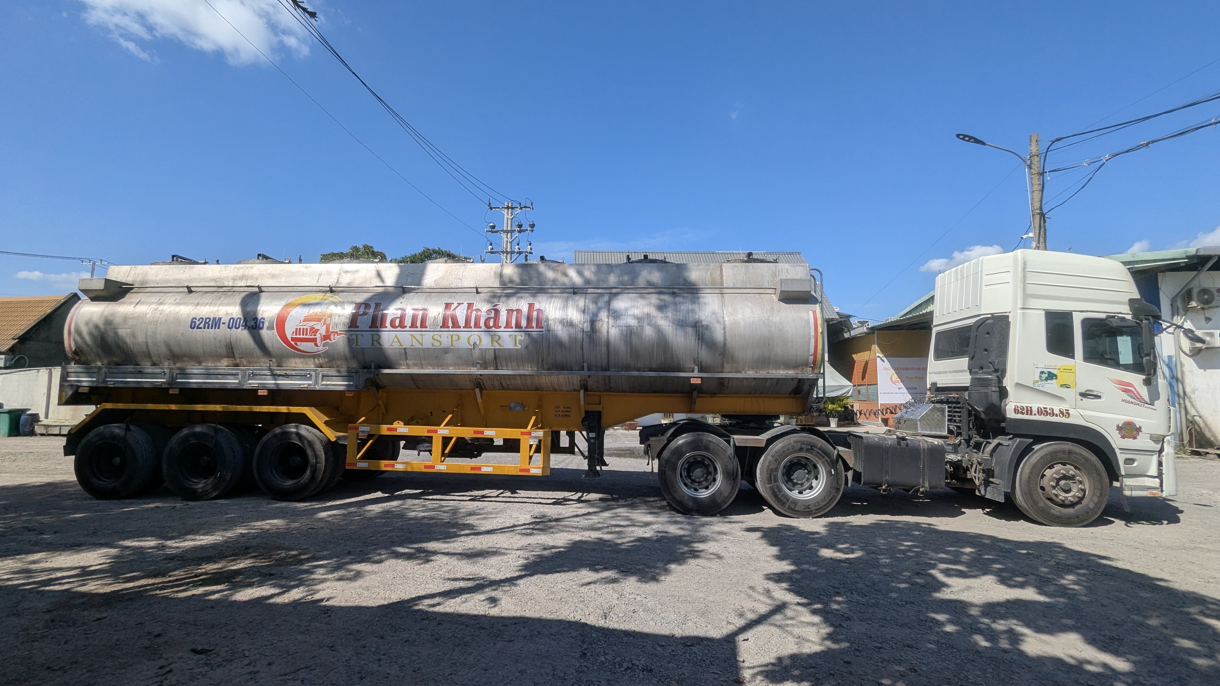Đội xe bồn quy mô lớn của Phan Khánh